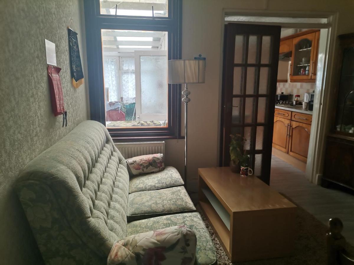 Double Room Available- London Seven Kings Seven Kings Train Station Ilford Buitenkant foto